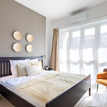 - Stylish New With Ac * بودابست