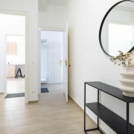 - Stylish New With Ac Apartament *